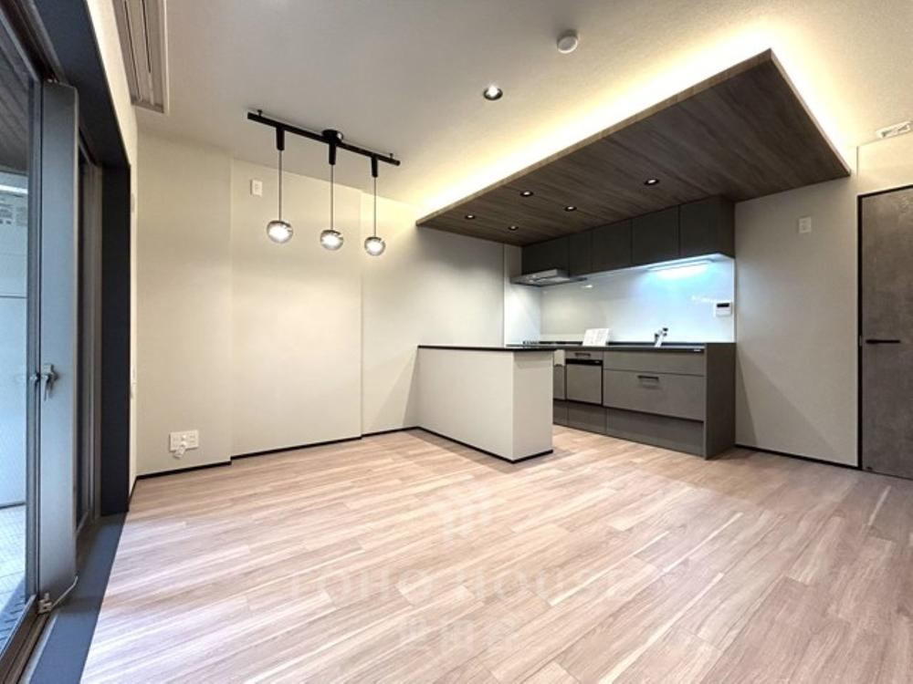 2LDK apartment in Meguro Ward, Tokyo - Photo 1