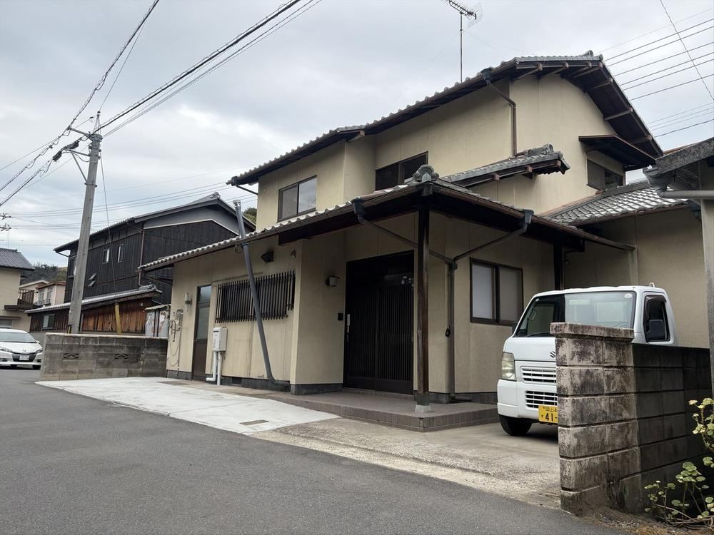5LDK house in Minami Ward, Okayama - Photo 1