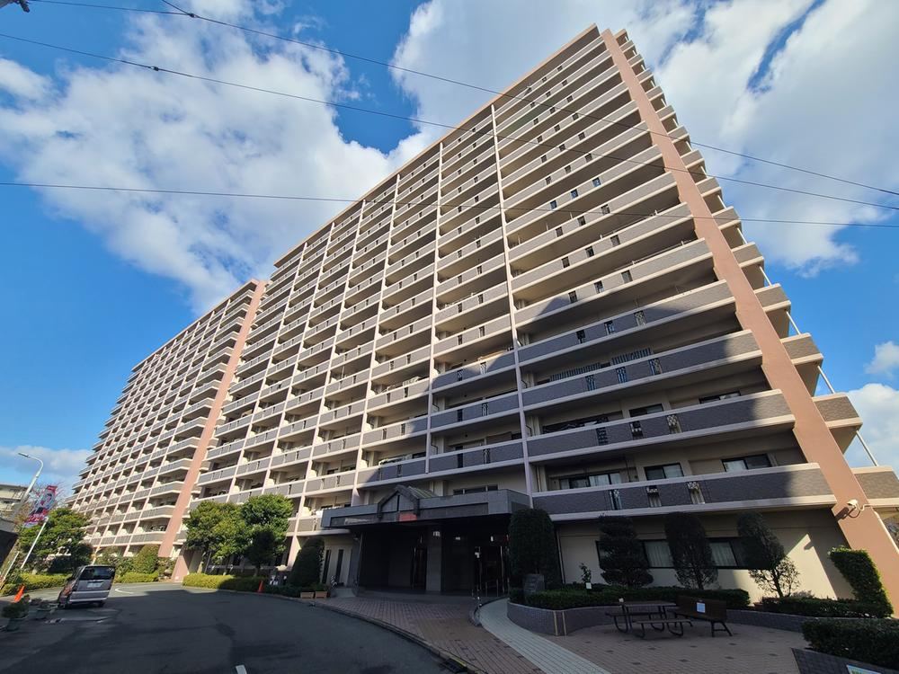 3LDK apartment in Chikushino, Fukuoka - Photo 1