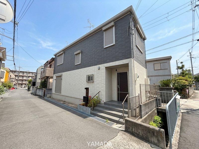 3LDK house in Takatsuki, Osaka - Photo 1