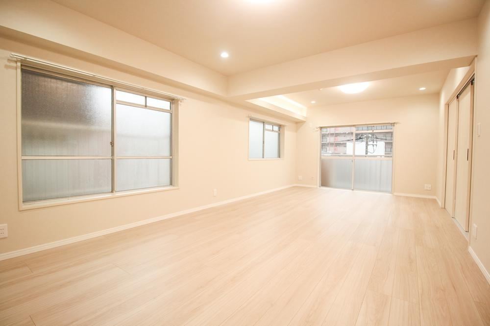 2LDK+S apartment in Toda, Saitama - Photo 1