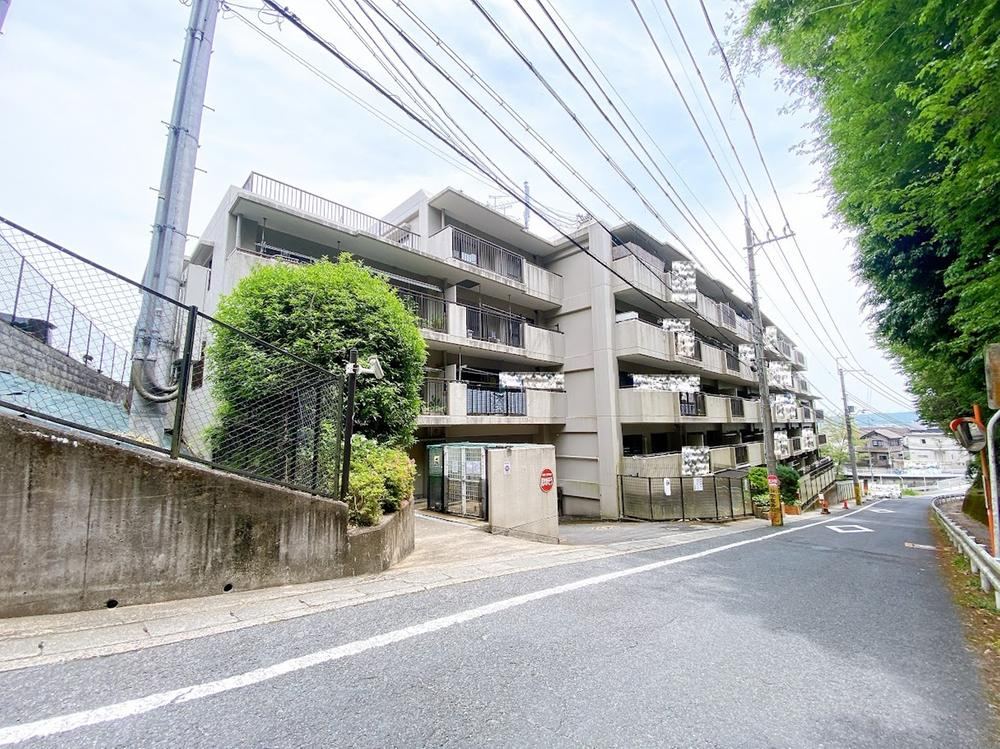 5LDK apartment in Ikoma, Nara - Photo 1