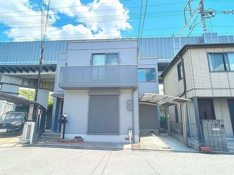 3LDK house in Takatsuki, Osaka - Photo 1
