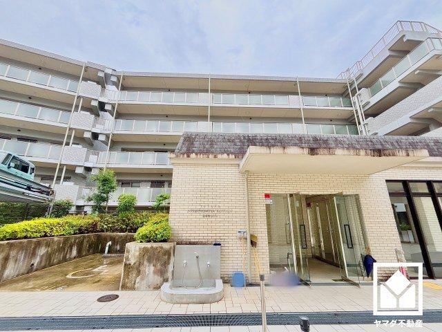 3LDK apartment in Nishinomiya, Hyogo - Photo 1