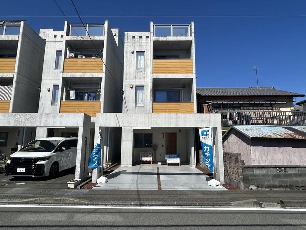 4LDK house in Fuji, Shizuoka - Photo 1