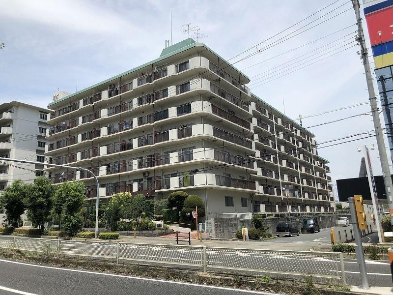 3LDK apartment in Yodogawa Ward, Osaka - Photo 1