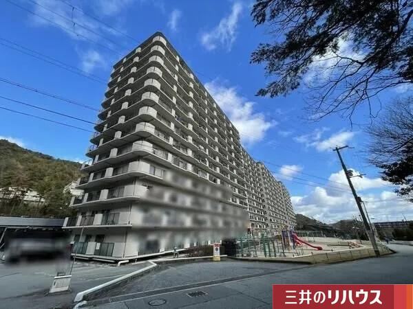 3LDK apartment in Takarazuka, Hyogo - Photo 1