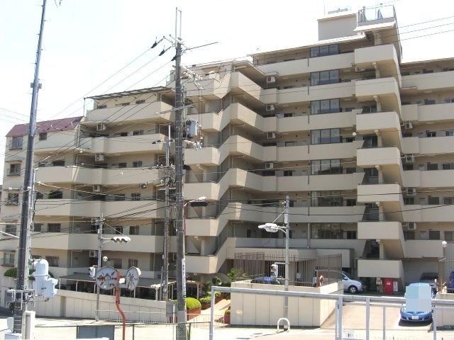3LDK apartment in Suita, Osaka - Photo 1