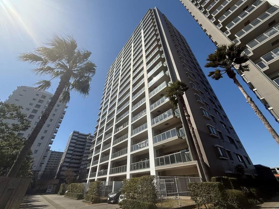 3LDK apartment in Urayasu, Chiba - Photo 1