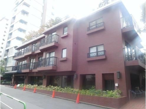 2LDK apartment in Bunkyo Ward, Tokyo - Photo 1