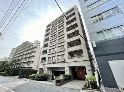 3LDK apartment in Shinjuku Ward, Tokyo - Photo 1