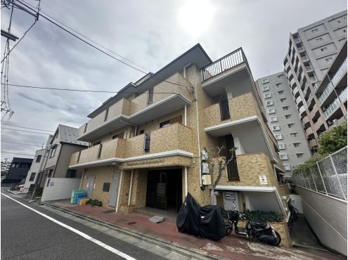 2LDK apartment in Itabashi Ward, Tokyo - Photo 1