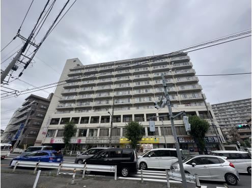 2DK apartment in Higashimurayama, Tokyo - Photo 1