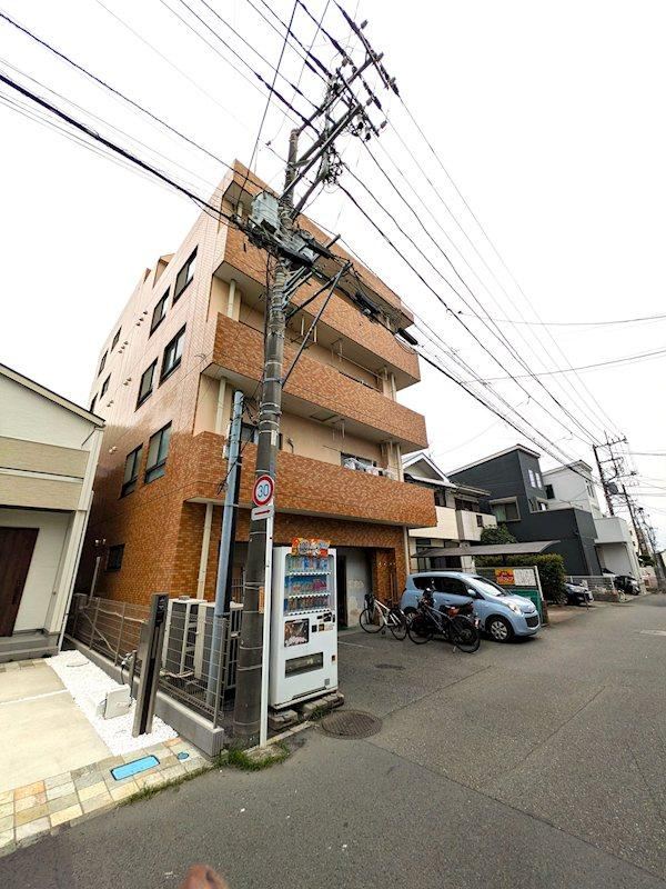 3DK apartment in Chigasaki, Kanagawa - Photo 1