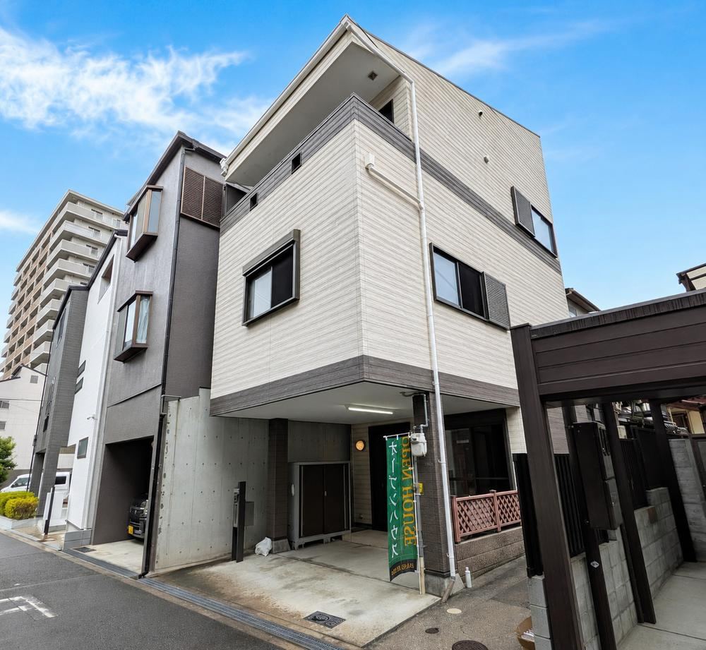 2LDK house in Nishi Ward, Osaka - Photo 1