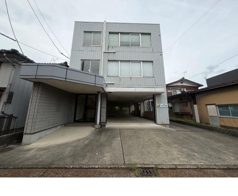 5DK house in Mitsuke, Niigata - Photo 1