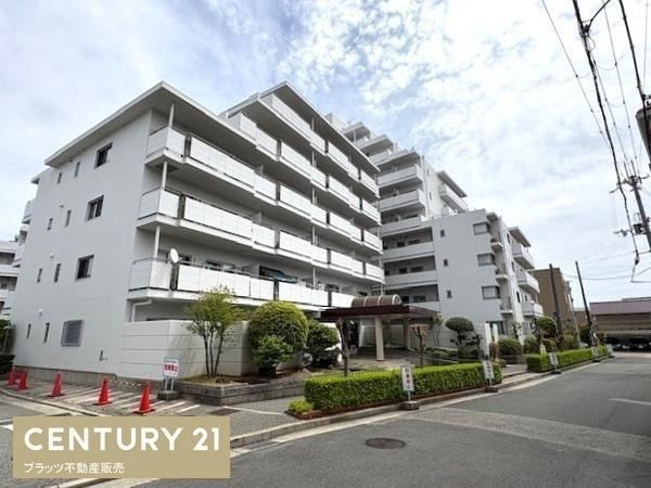 3LDK apartment in Amagasaki, Hyogo - Photo 1