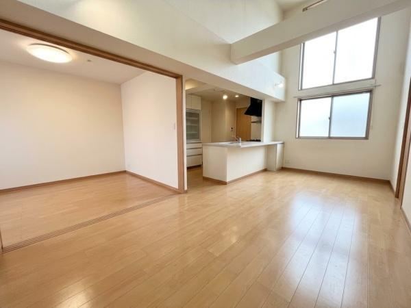 3LDK apartment in Yodogawa Ward, Osaka - Photo 1