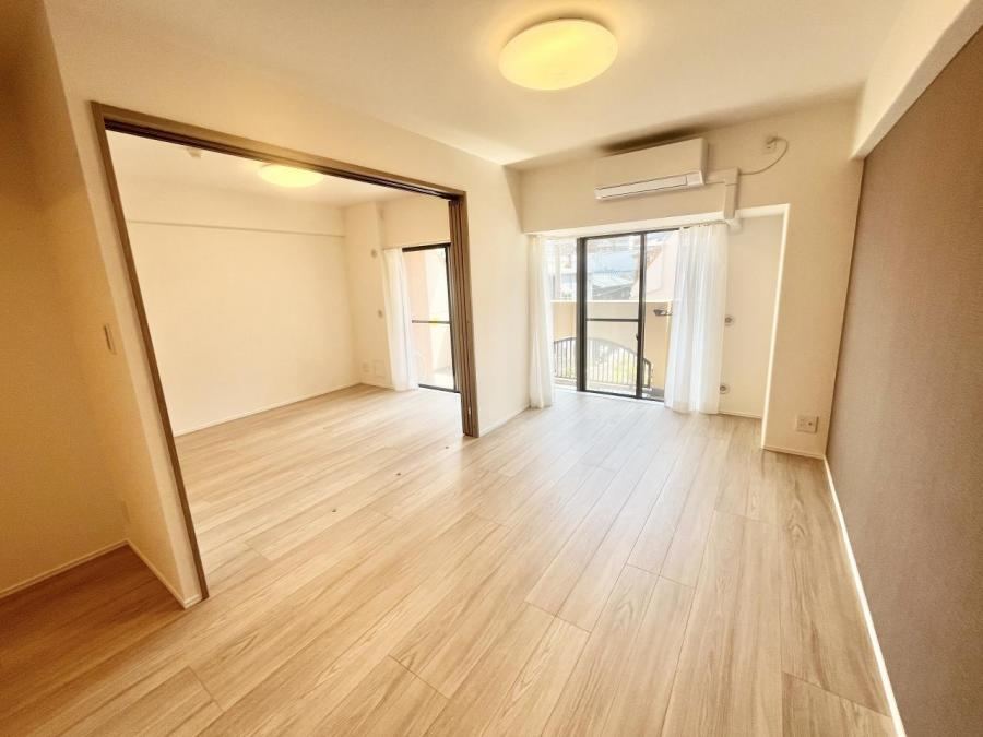 1LDK+S apartment in Tennoji Ward, Osaka - Photo 1