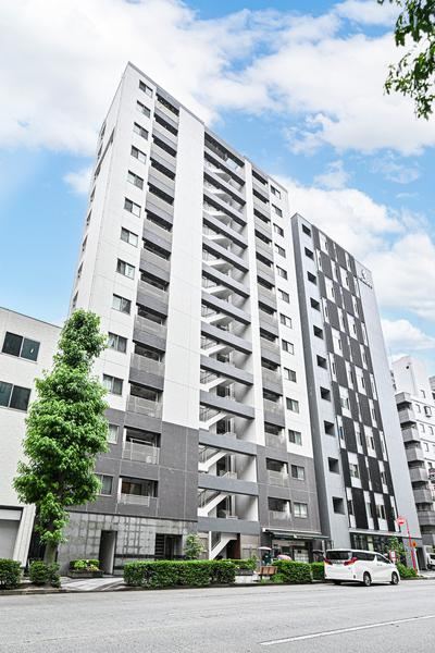 2LDK apartment in Chuo Ward, Tokyo - Photo 1