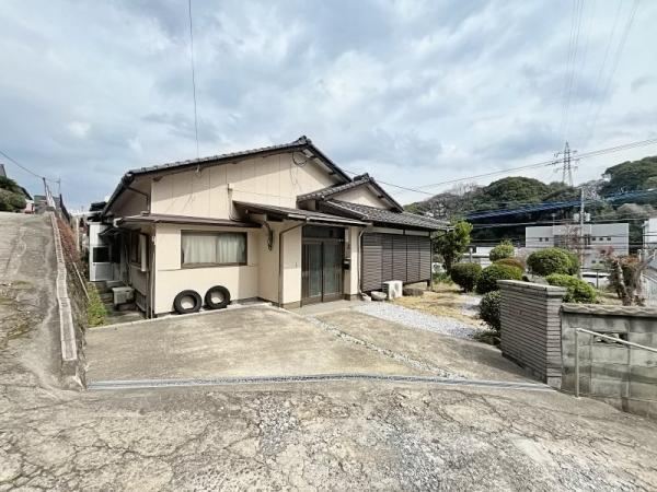 4LDK house in Yahatanishi Ward, Kitakyushu, Fukuoka - Photo 1