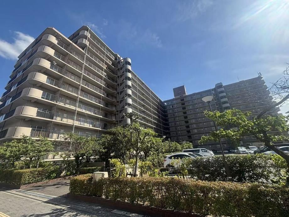 2LDK+S apartment in Nishiyodogawa Ward, Osaka - Photo 1