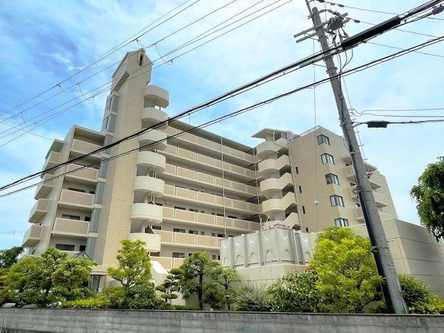 2LDK apartment in Wakayama, Wakayama - Photo 1