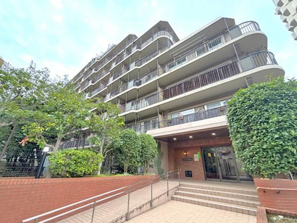 2LDK apartment in Shinagawa Ward, Tokyo - Photo 1