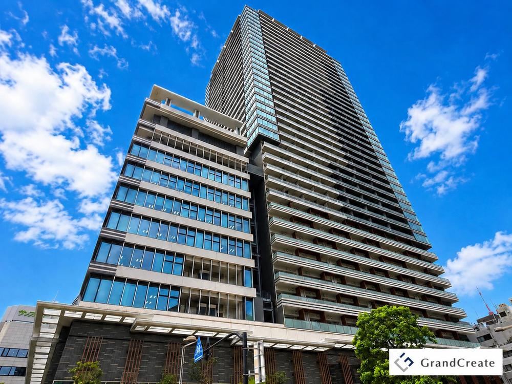 3LDK apartment in Minato Ward, Tokyo - Photo 1
