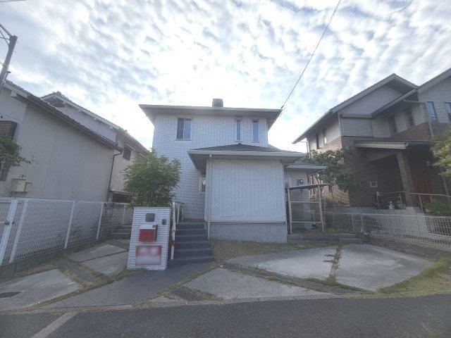 4LDK house in Tarumi Ward, Kobe, Hyogo - Photo 1