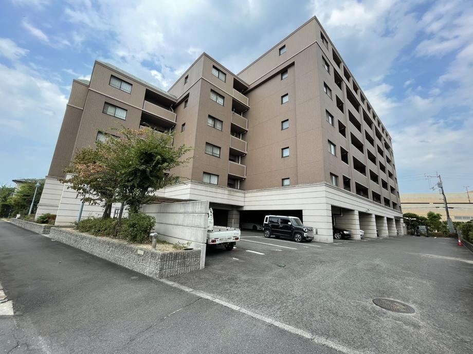 2LDK apartment in Takamatsu, Kagawa - Photo 1