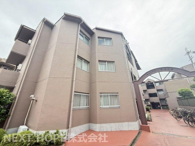 4LDK apartment in Amagasaki, Hyogo - Photo 1