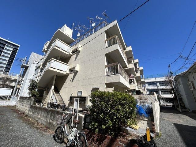 1LDK apartment in Shibuya Ward, Tokyo - Photo 1