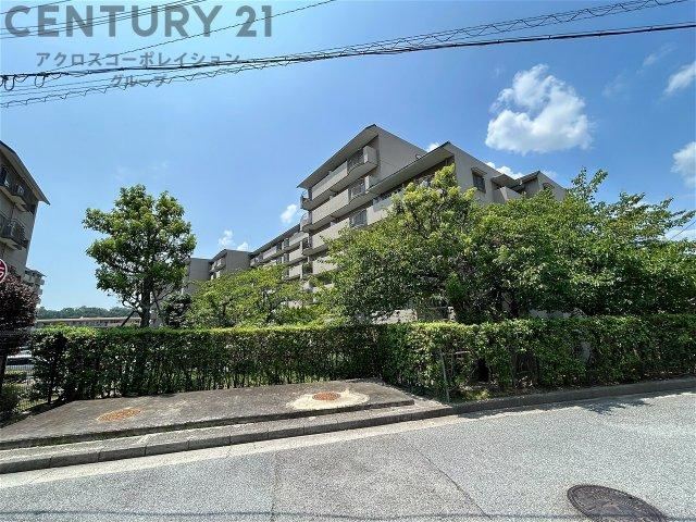 3LDK apartment in Nishinomiya, Hyogo - Photo 1