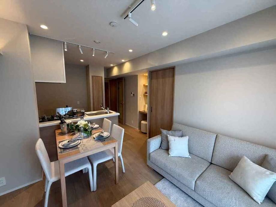 2LDK apartment in Sumida Ward, Tokyo - Photo 1