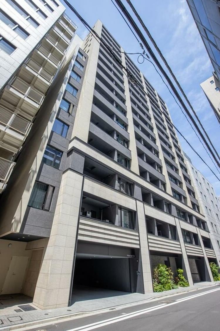 2LDK apartment in Chiyoda Ward, Tokyo - Photo 1