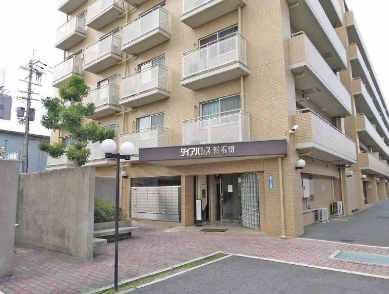 3LDK apartment in Higashiosaka, Osaka - Photo 1