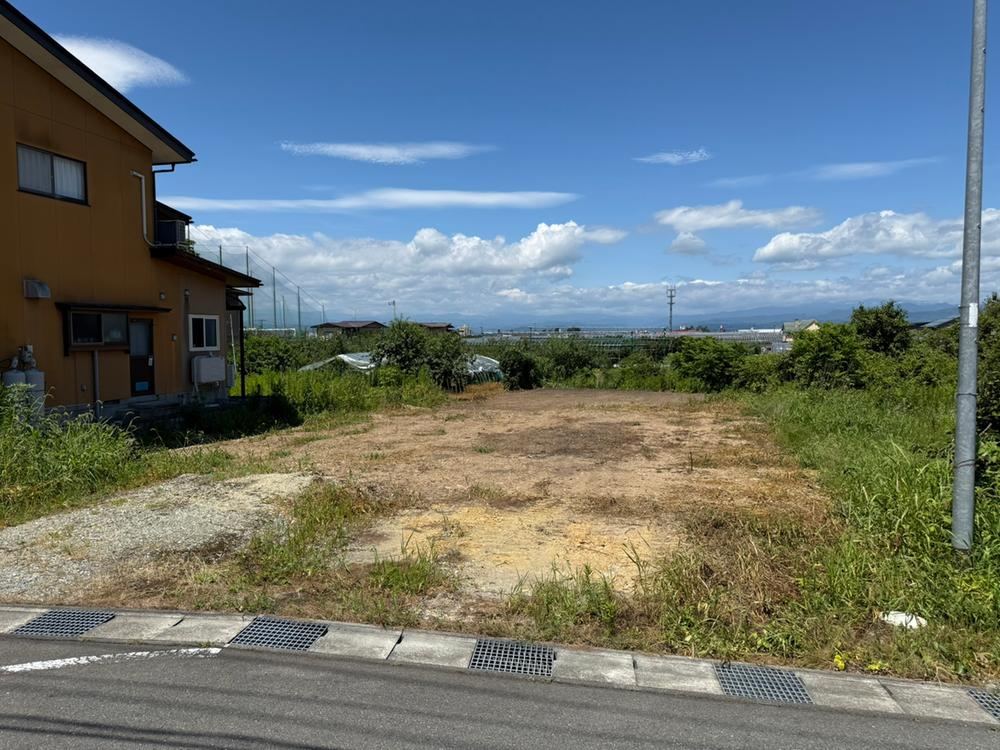 605 m² land in Tendo, Yamagata - Photo 1