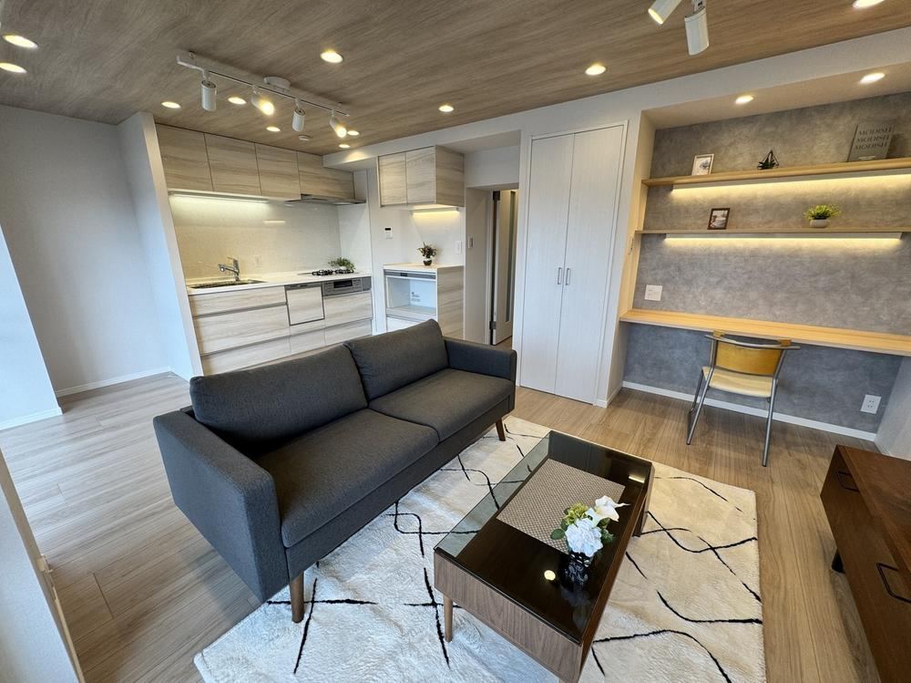 1LDK apartment in Shibuya Ward, Tokyo - Photo 1