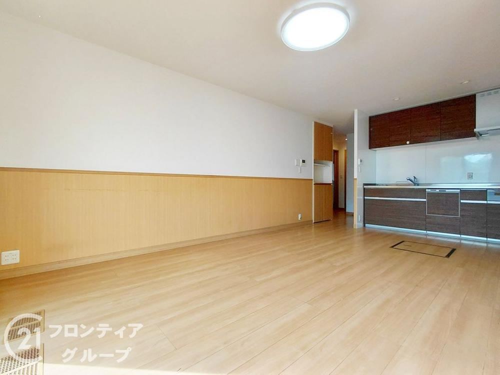 3LDK house in Sakai Ward, Sakai, Osaka - Photo 1