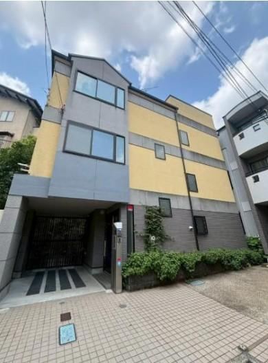 3LDK+S house in Minato Ward, Tokyo - Photo 1