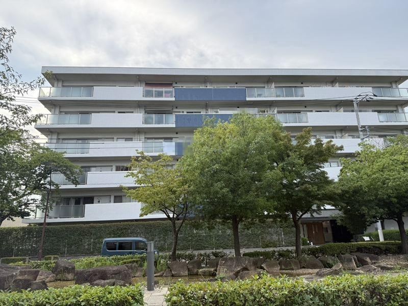 2LDK apartment in Katsushika Ward, Tokyo - Photo 1