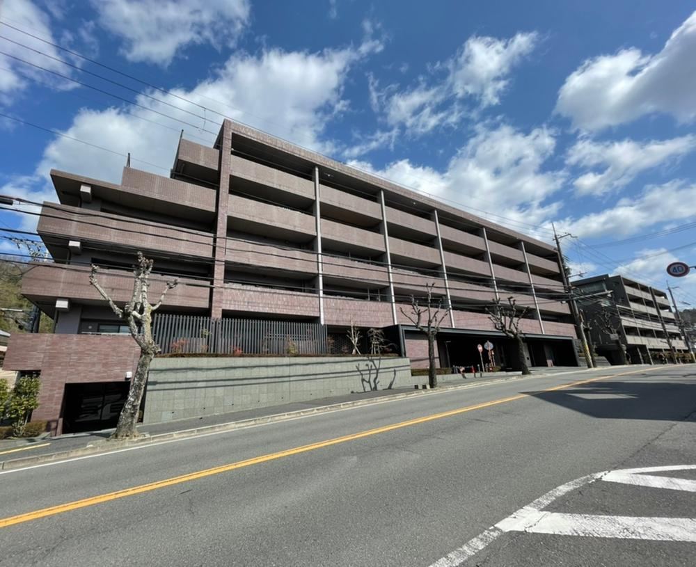 3LDK apartment in Ikoma, Nara - Photo 1