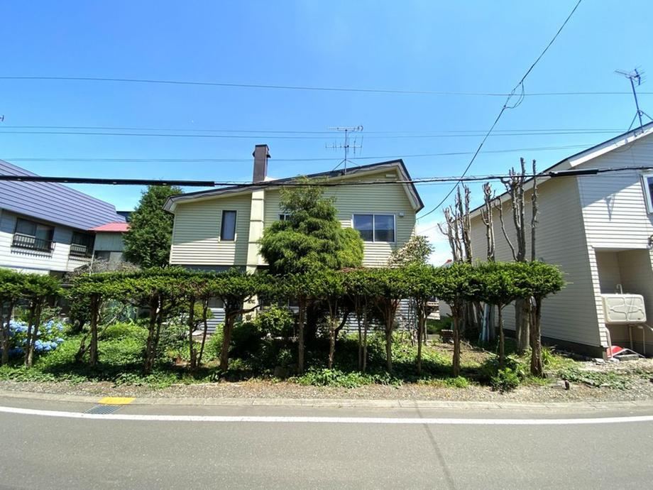 178 m² land in Eniwa, Hokkaido - Photo 1