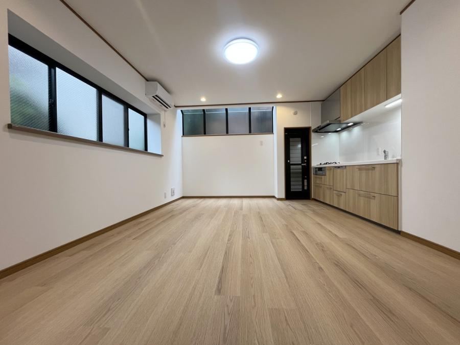 4LDK house in Suginami Ward, Tokyo - Photo 1