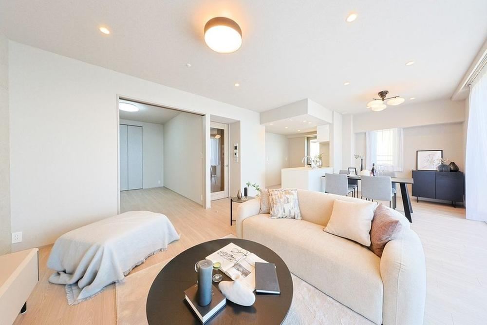 3LDK+S apartment in Toyonaka, Osaka - Photo 1