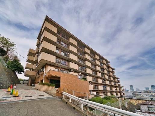 2LDK+S apartment in Minami Ward, Yokohama, Kanagawa - Photo 1