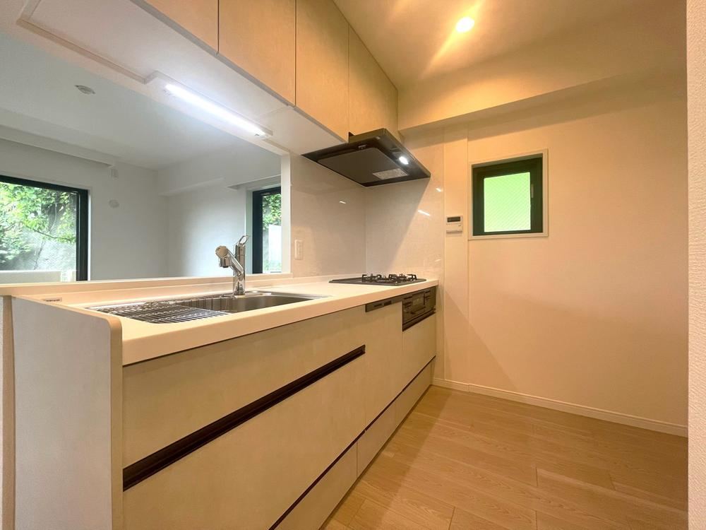 3LDK apartment in Isogo Ward, Yokohama, Kanagawa - Photo 1