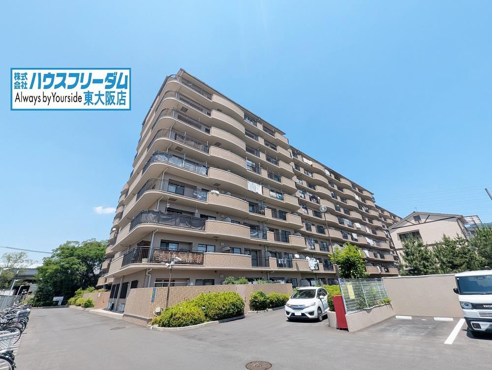 3LDK apartment in Higashiosaka, Osaka - Photo 1
