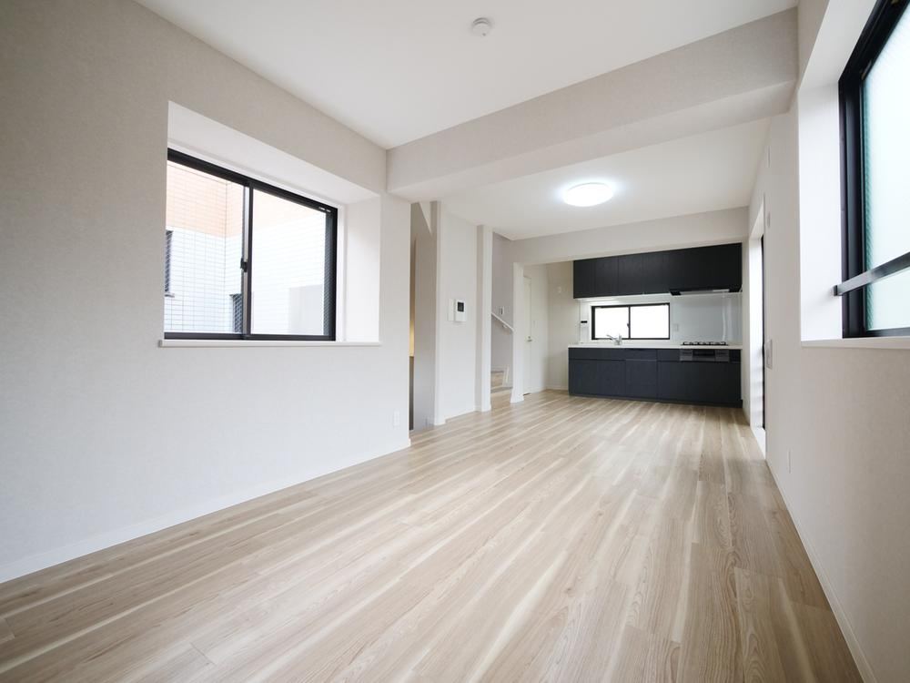 3LDK apartment in Shibuya Ward, Tokyo - Photo 1